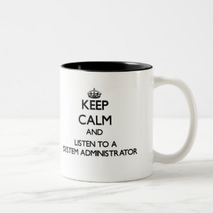 Behalten Sie Ruhe und hören Sie auf einen Zweifarbige Tasse