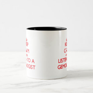 Behalten Sie Ruhe und hören Sie auf einen Zweifarbige Tasse