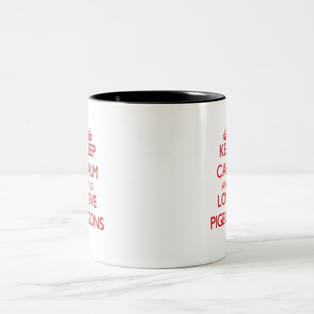 Behalten Sie Ruhe und Liebe Tauben Zweifarbige Tasse (Mittel)