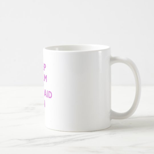 Behalten Sie Ruhe und Meerjungfrau an Kaffeetasse