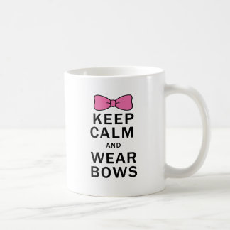 Behalten Sie Ruhe und tragen Sie Bögen Kaffeetasse