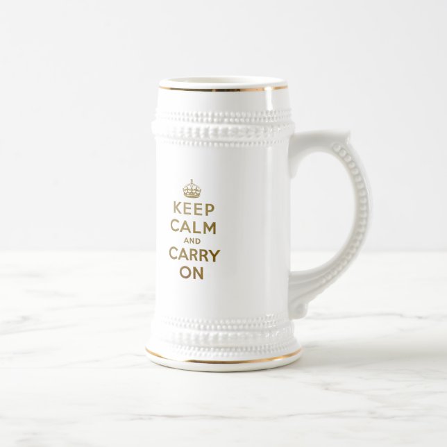 Behalten Sie ruhig und machen Sie Tasse weiter (Rechts)