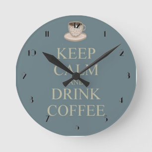 Behalten Sie ruhiger und Getränkkaffee Runde Wanduhr