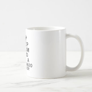 Behalten Sie ruhiger und Kaffeetasse