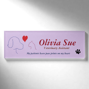 Behilfliche Tatzen-Veterinärdrucke auf meinem Namenschild