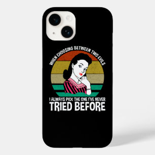 Bei der Auswahl zwischen zwei Evils Case-Mate iPhone 14 Hülle
