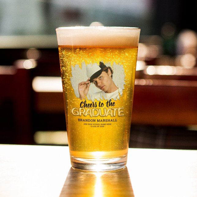 Beifall für den Graduate Foto Abschluss Glas (Von Creator hochgeladen)