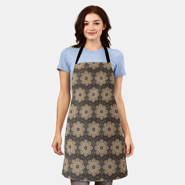 Beige and black ethnic mandala pattern schürze (Getragen)