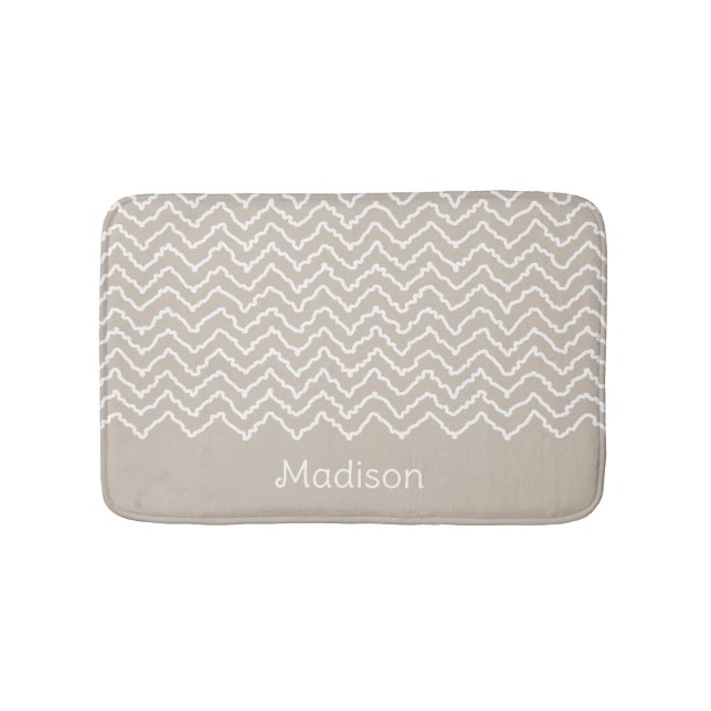 Beige And White Squiggly Chevron Zigzag With Name Badematte (Vorderseite)