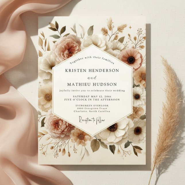 Beige Blumige Hochzeitsblüte Einladung (Von Creator hochgeladen)