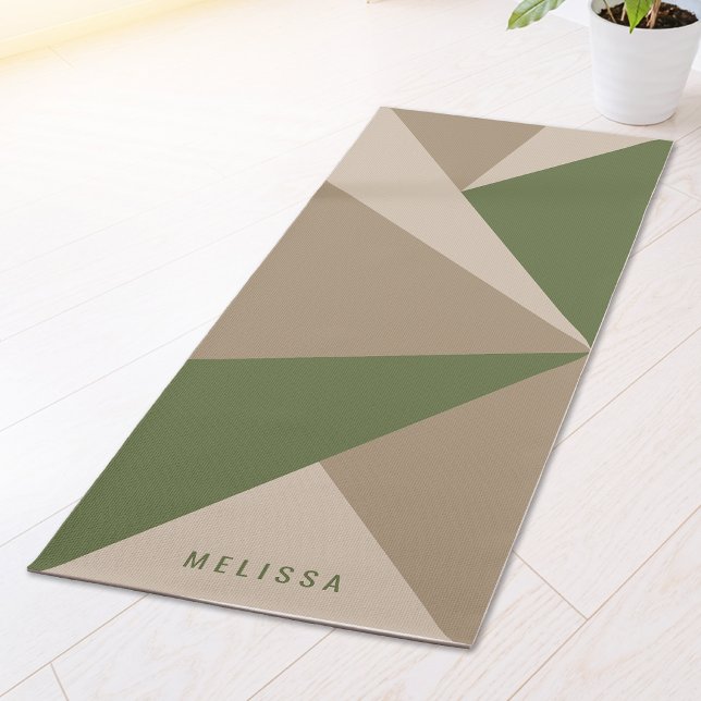 Beige Brown And Green Triangle Color Blocks & Name Yogamatte (Von Creator hochgeladen)