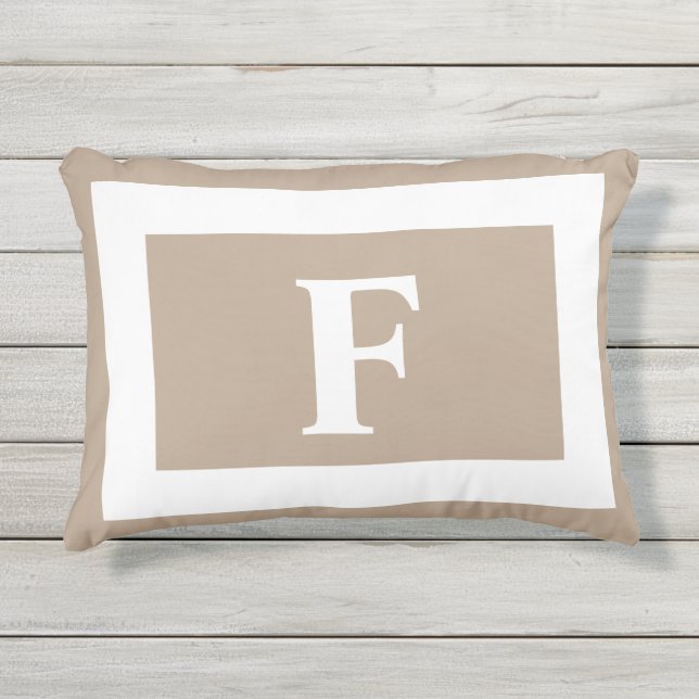 Beige Brown Mit Monogramm Initial  Kissen Für Draußen (Vorderseite)