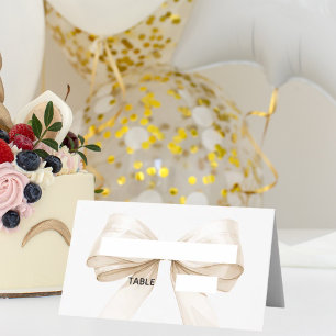 Beige-creme-Bogen-Platzkarten   Elegant gefaltet Platzkarte