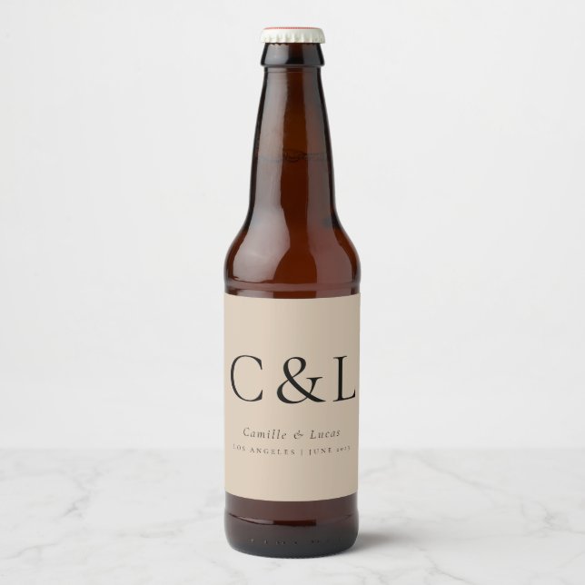 Beige Elegant Minimalistisch Wedding Monogram Bierflaschenetikett (Vorderseite)
