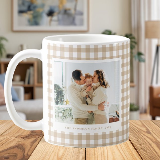 Beige Gingham Custom Photo Kaffeetasse (Von Creator hochgeladen)