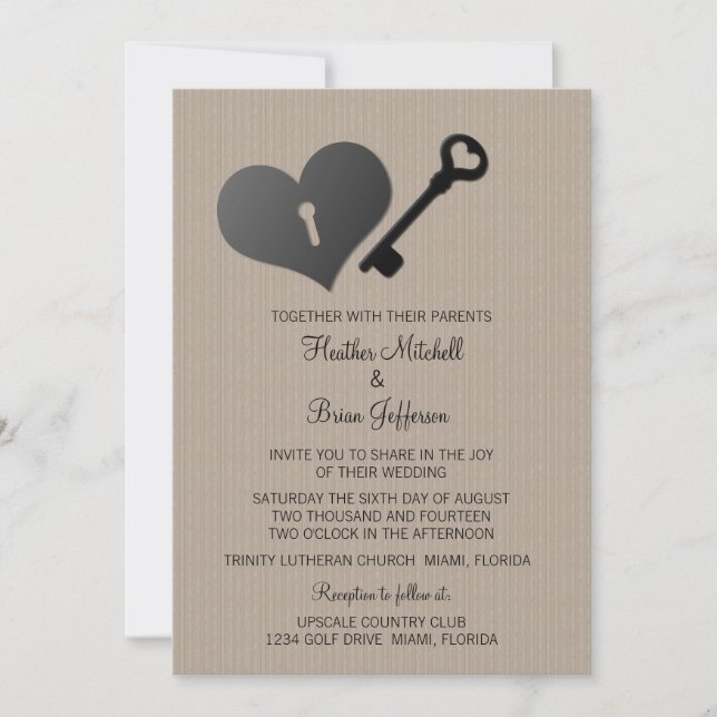 Beige Heart Lock und Key Wedite Einladung (Vorderseite)