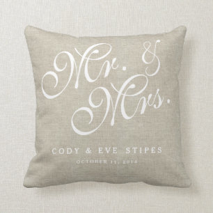 Beige Leinen Initialen Herr und Frau Hochzeitspill Kissen