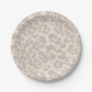 Beige Leopardendrucke. Pappteller