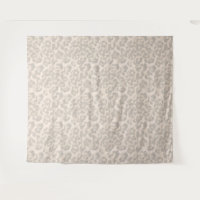 Beige Leopardendrucke.