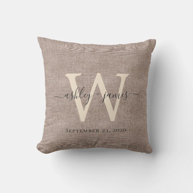 Beige Linen Ivory Monogram Wedding Keepake Kissen (Vorderseite)