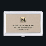 Beige Linen Mit Monogramm Visitenkarten Dose<br><div class="desc">Das elegante beige Visitenkartengehäuse mit schicken beigen Leinenprint und elegantem Goldmonogramm verleiht Ihrem beruflichen Bild eine fröhliche Note. Der robuste und stilvolle Gehäuse ist das perfekte Zubehör für Networking Events oder den Alltag. Anpassen mit Ihrem eigenen Monogramm,  Namen und Text Ihrer Wahl für eine personalisierte Touch.</div>