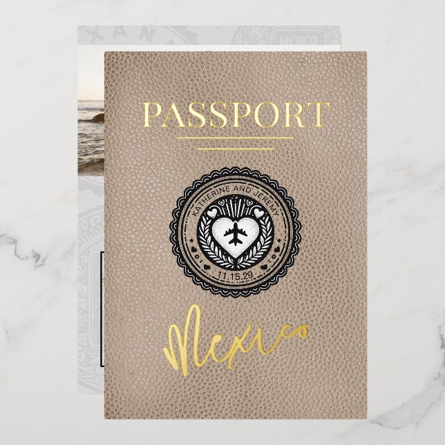 Beige Mexico Passport Wedding Folieneinladung (Vorderseite/Rückseite)