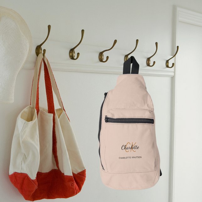 Beige Monogramm-Initialen Name modern Crossbody Bag (Von Creator hochgeladen)