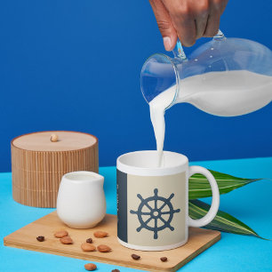 beige navyblau Schiffsruder Familienname gegr. Jah Kaffeetasse
