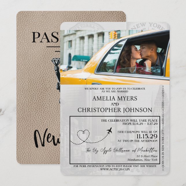 Beige New York City Passport Wedding Einladung (Vorne/Hinten)