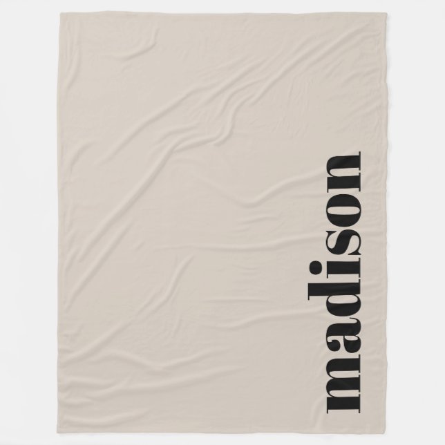 Beige Schwarze Moderne Monogramm Personalisierter  Fleecedecke (Vorderseite)