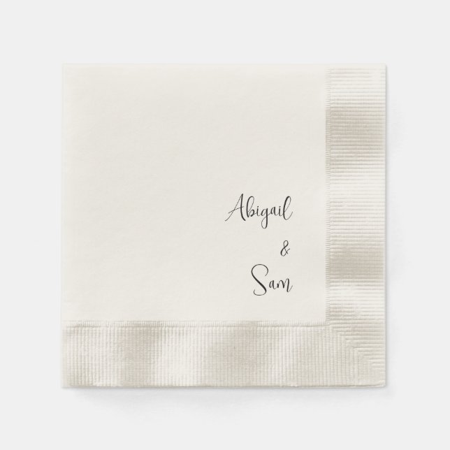 Beige Script Personalisierter Hochzeitscocktail Serviette (Vorderseite)