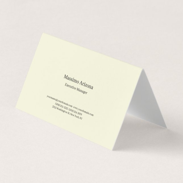 Beige Simple Schlichte Moderne Minimailst Professi Visitenkarten (Vorderseite)