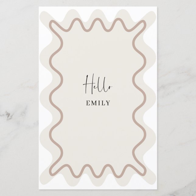 Beige Taupe Wavy Border Menükarte mit Namen (Rückseite)
