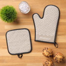 Beige und weiße geschwungene Chevron-Zickzack-Must