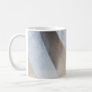 Beige und weiße Oberfläche Kaffeetasse