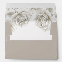 Beige & Weiße Blumen Elegante Hochzeit