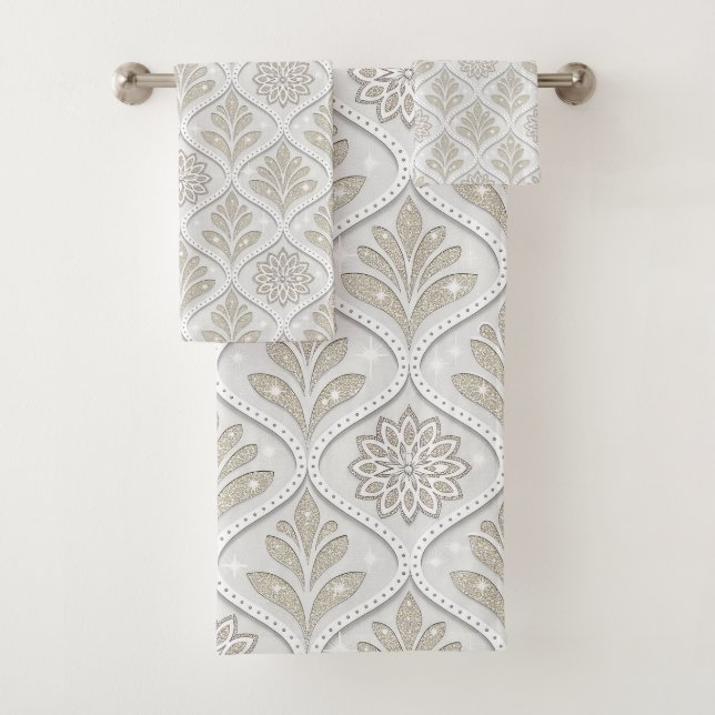 Beige & White Sparkling Quatrefoil Pattern Badhandtuch Set (Insitu)