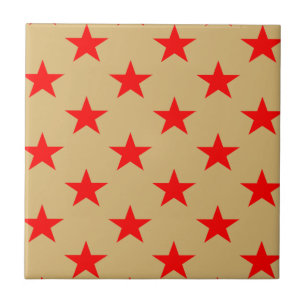 Beigefarbener Hintergrund und rote Sterne Fliese