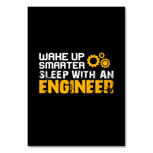 Beisammensitzen eines Ingenieurs Tischnummer