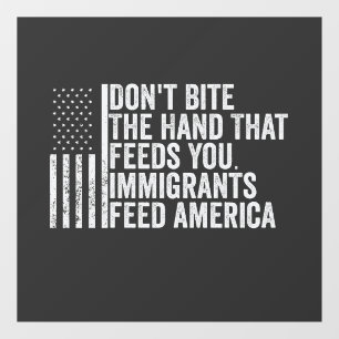 Beiß nicht die Hand, die dir Amerikaner Füttre Fensteraufkleber