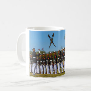 BEKÄMPFUNG DES PERSONALS IN DEN USA KAFFEETASSE