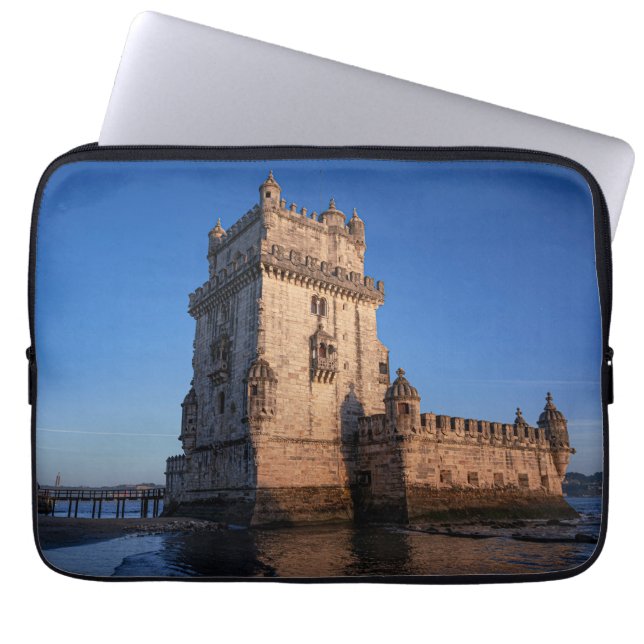 Belem Turm bei Sonnenuntergang in Lissabon, Portug Laptopschutzhülle (Vorderseite)