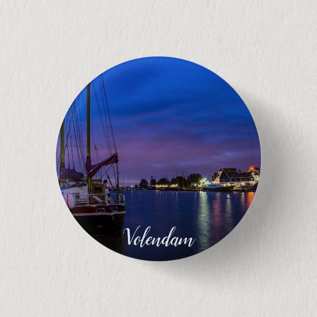 Beleuchteter Volendam-Hafen nachts Button (Vorderseite)