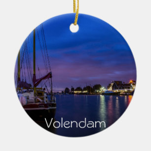 Beleuchteter Volendam-Hafen nachts Keramik Ornament