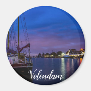 Beleuchteter Volendam-Hafen nachts Magnet