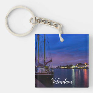 Beleuchteter Volendam-Hafen nachts Schlüsselanhänger