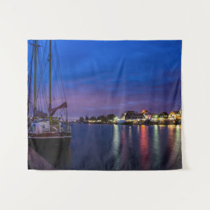 Beleuchteter Volendam-Hafen nachts Wandteppich