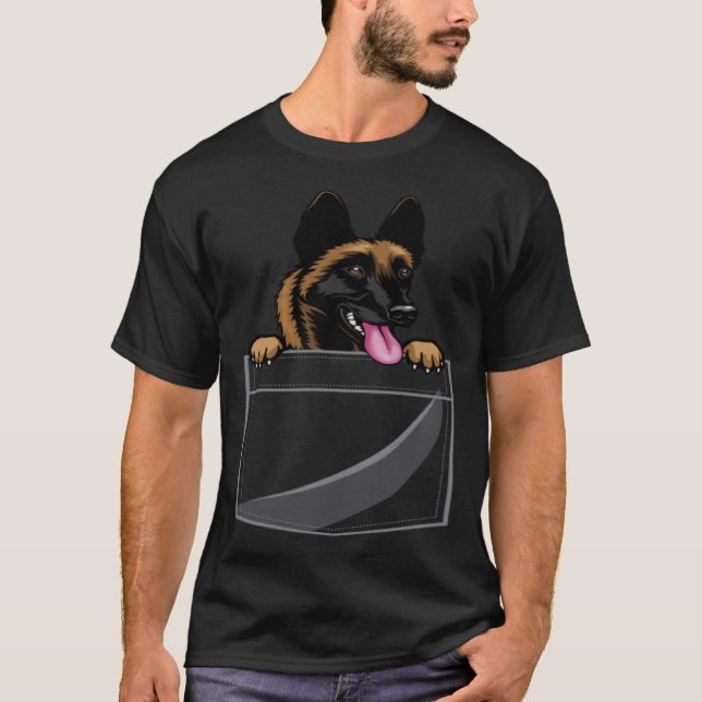 Belgian Malinois In A Pocket T-Shirt (Vorderseite)