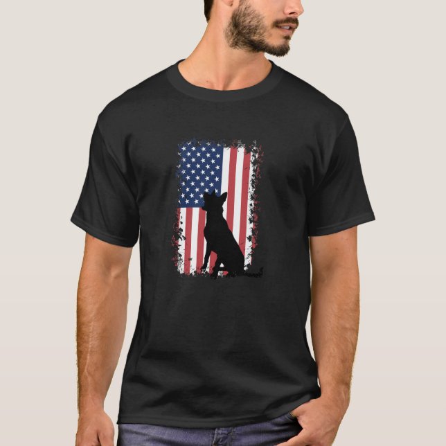 Belgier Malinois amerikanische Flagge T-Shirt (Vorderseite)