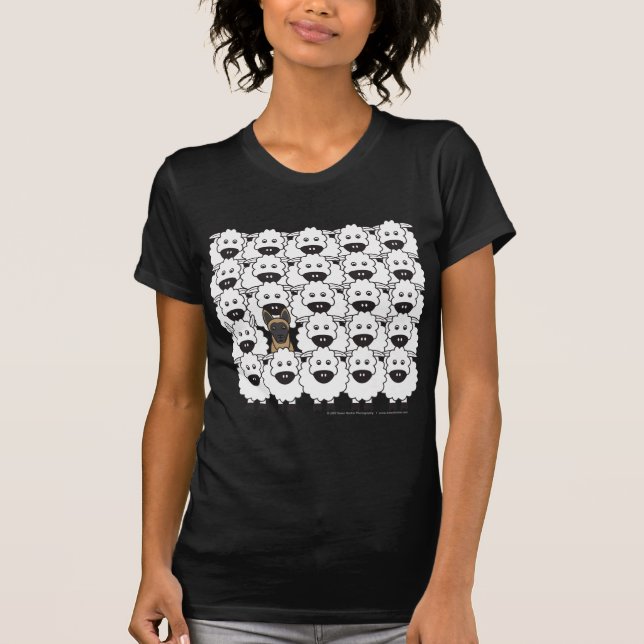 Belgier Malinois in den Schafen T-Shirt (Vorderseite)